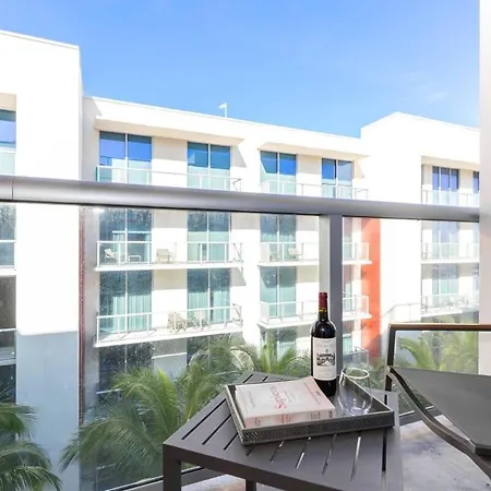 Hot Tub & Rooftop Pool - Near Beach
